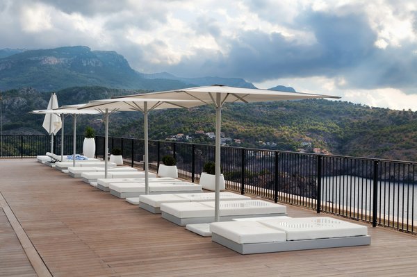 Fabricant de parasol : alliez durabilité et personnalisation